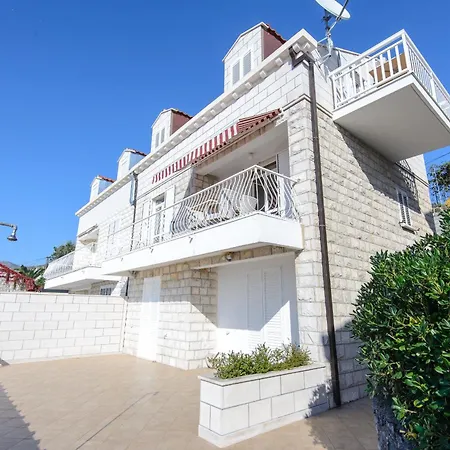 Paradis بيت ضيافة 4*