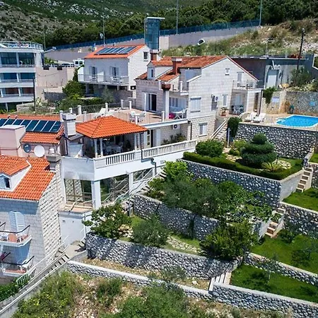 파라디스 4* Štikovica